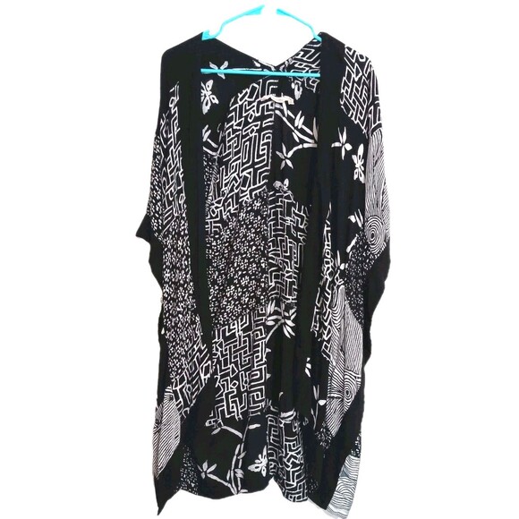 Soft Surroundings Tops - Soft Surroundings Black & White  Patchwork Kimono Cardigan One Size Abstract